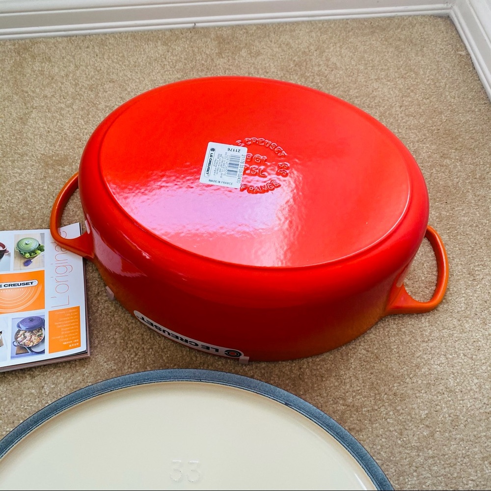 Le Creuset new 8qt #33 Volcanic rare - Picture 7 of 14